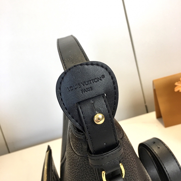 ルイヴィトンバッグ素材ディテール